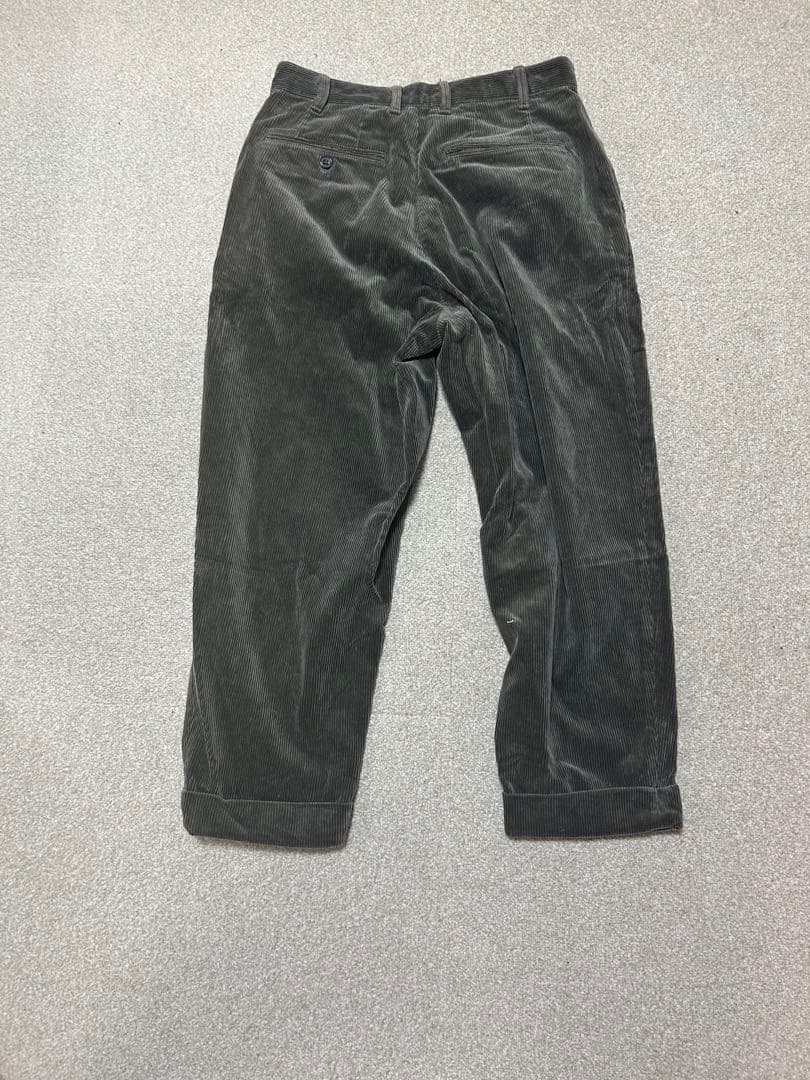 【ほぼ未使用】 BEAMS 2プリーツコーデュロイパンツ　ダークグリーン
