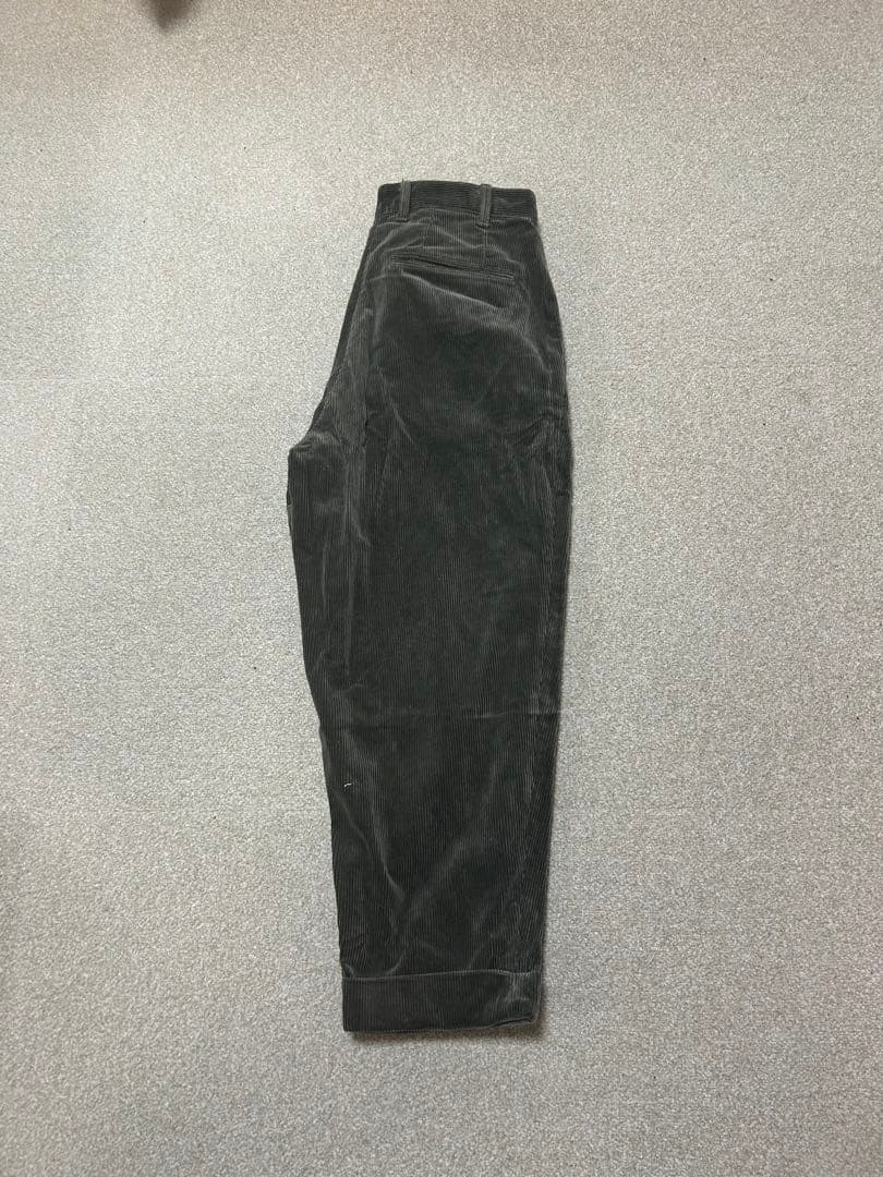 【ほぼ未使用】 BEAMS 2プリーツコーデュロイパンツ　ダークグリーン