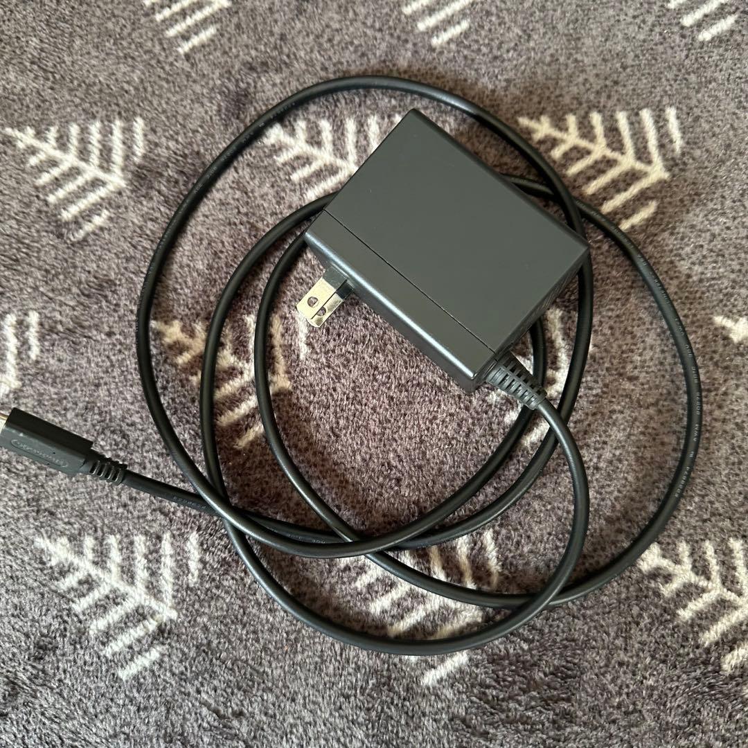 t*a様 Nintendo Switch 本体とコントローラー