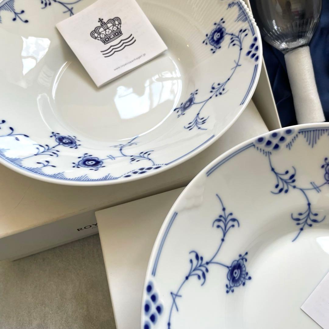 ロイヤルコペンハーゲンブルーエレメンツ ディープ プレート2枚＋ワイングラス2脚