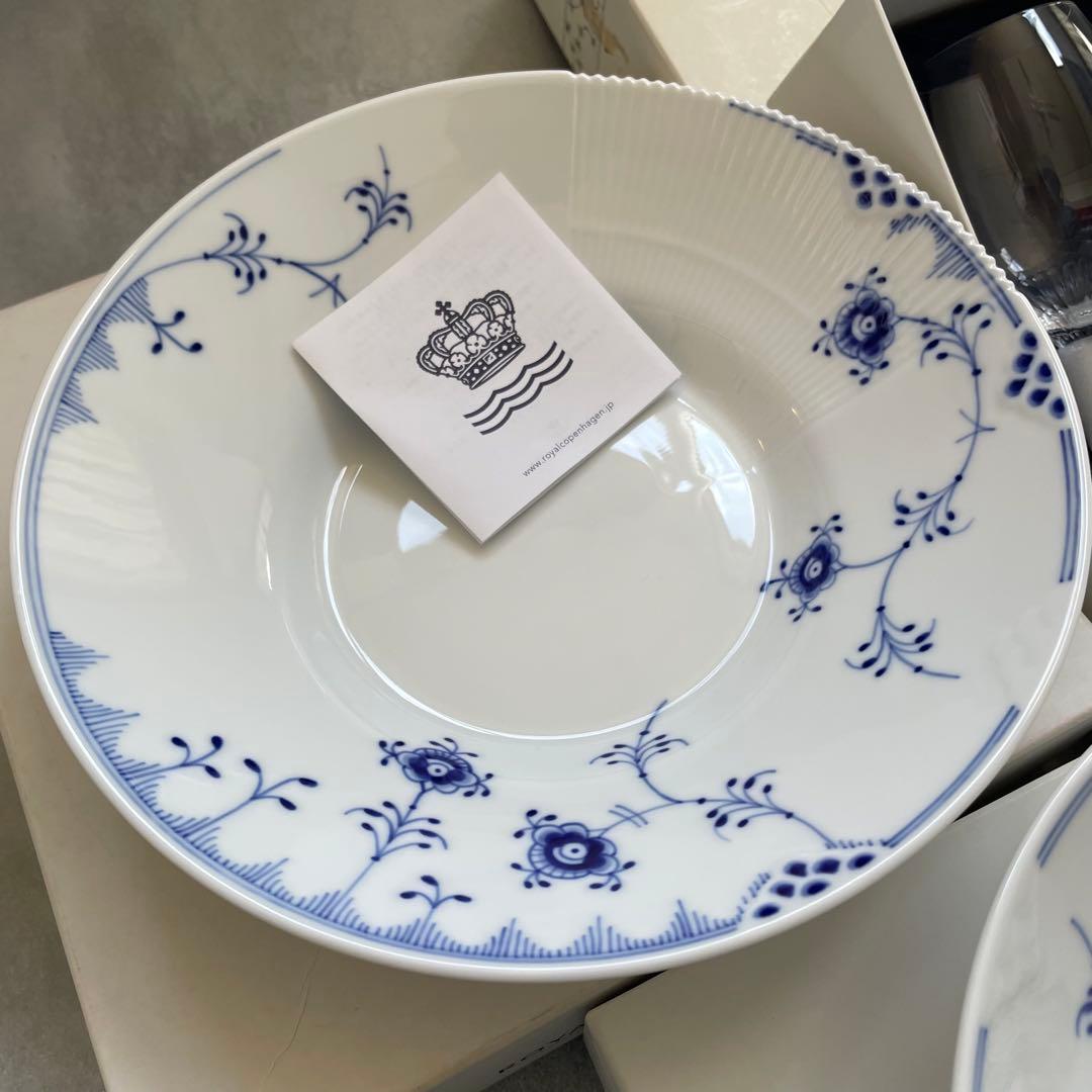 ロイヤルコペンハーゲンブルーエレメンツ ディープ プレート2枚＋ワイングラス2脚