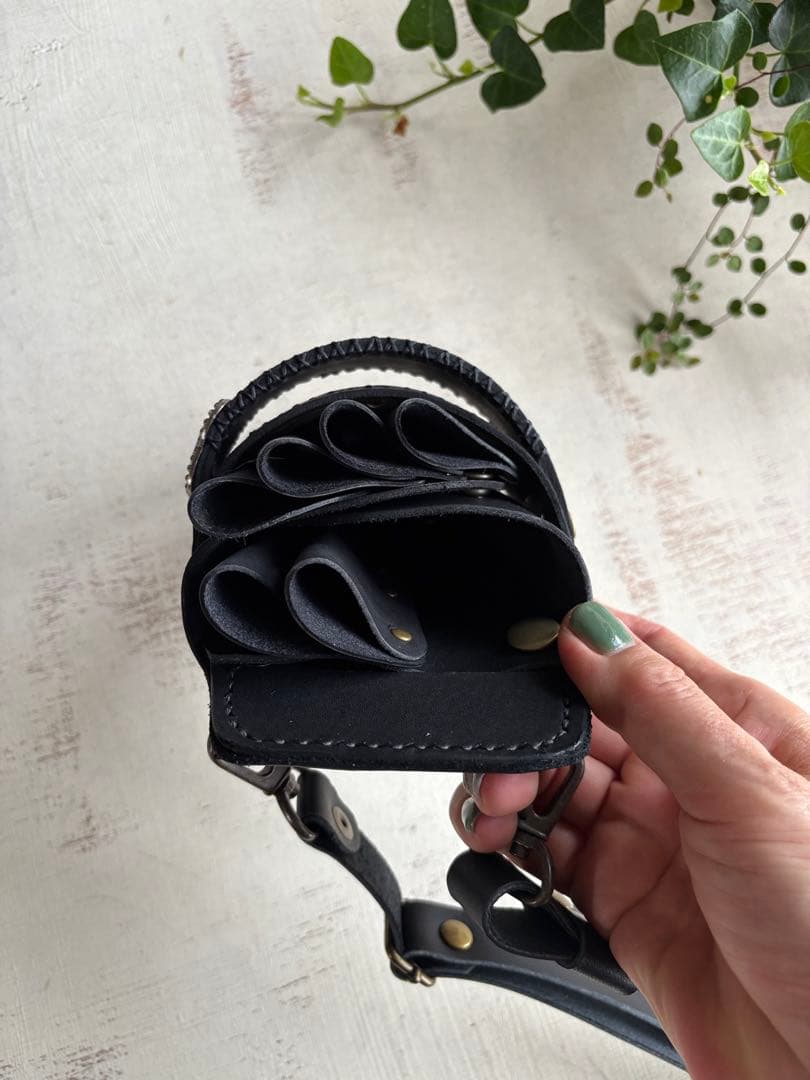 ヌメ革ブラック、ハラコダルメシアンのシザーケース