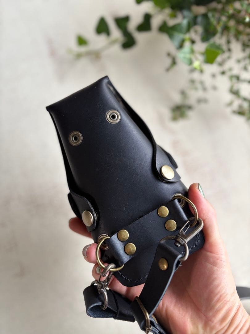 ヌメ革ブラック、ハラコダルメシアンのシザーケース