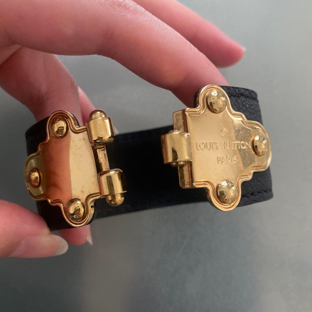 LOUIS VUITTON ブラックレザーバングル