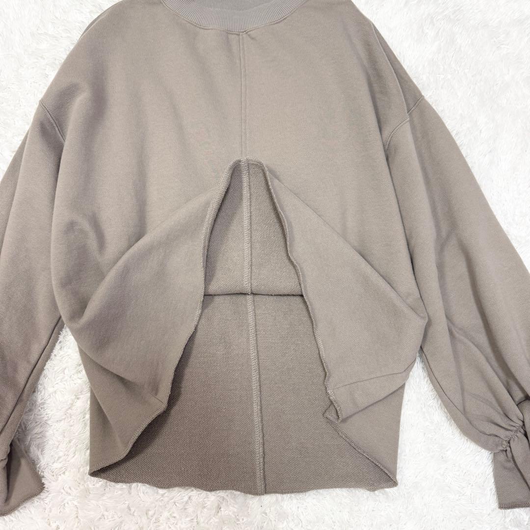 【ビアズリー】☆近年☆袖口フリルトレーナー　モカFREE