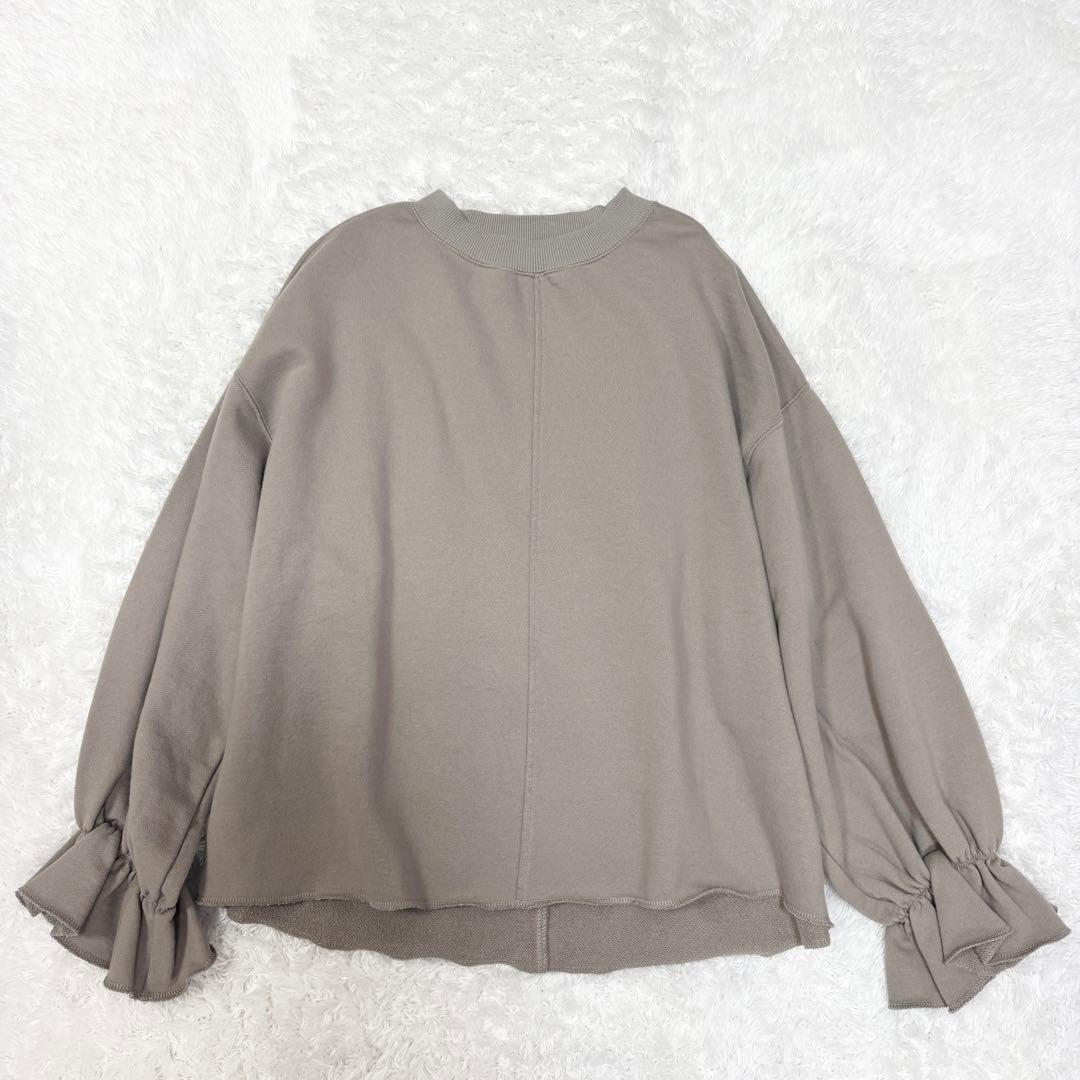 【ビアズリー】☆近年☆袖口フリルトレーナー　モカFREE