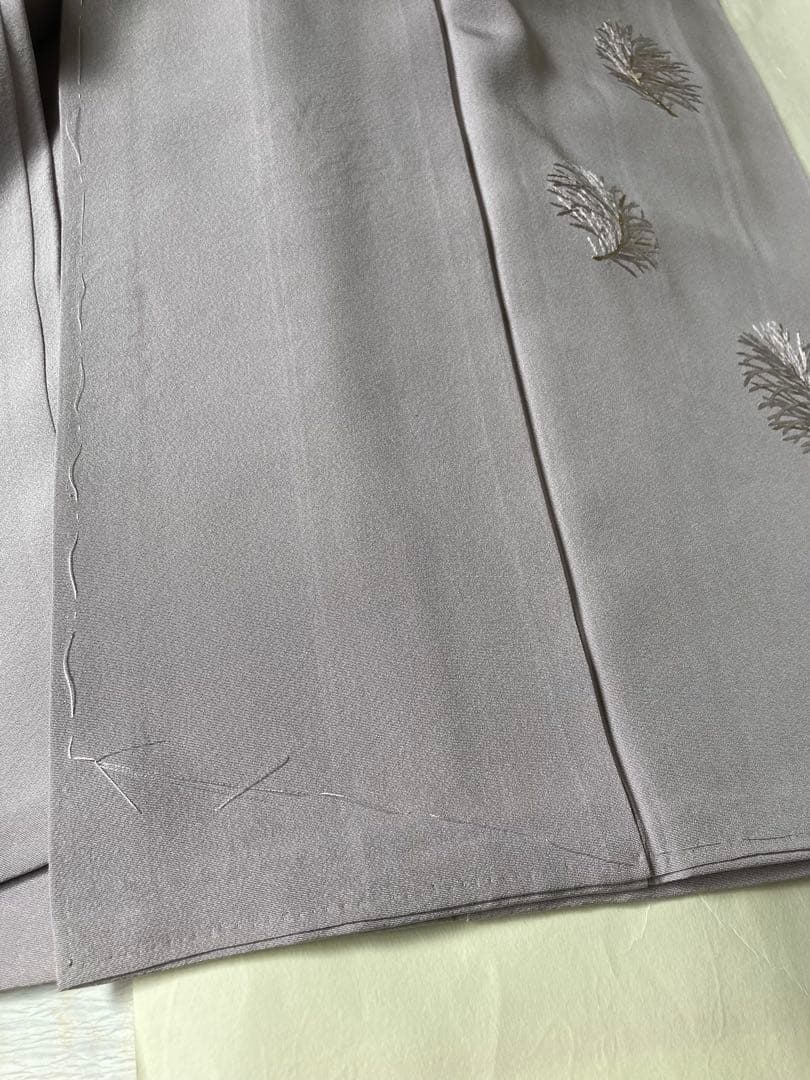 【正絹 薄紫色 刺繍 付下げ☆蝶々の洒落紋☆新品、未使用、躾付き、裄65.5】