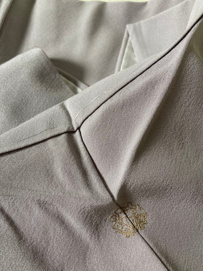 【正絹 薄紫色 刺繍 付下げ☆蝶々の洒落紋☆新品、未使用、躾付き、裄65.5】