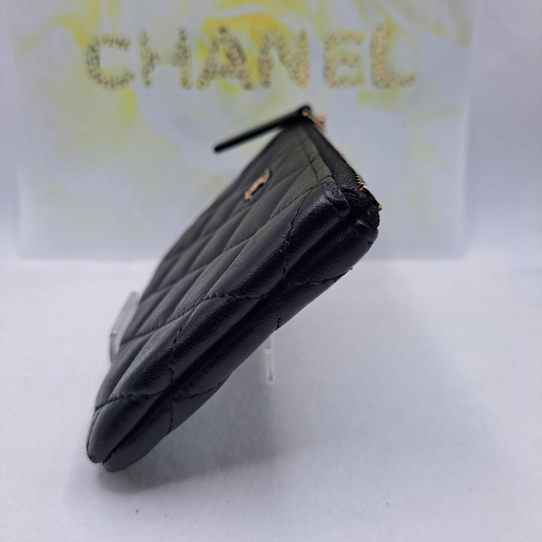 CHANEL　ケース　マトラッセ　ブラック　キルティング