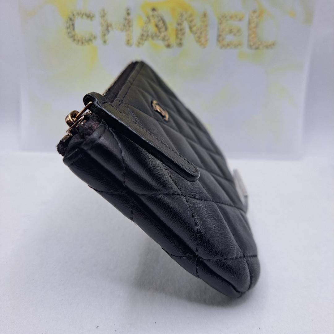 CHANEL　ケース　マトラッセ　ブラック　キルティング