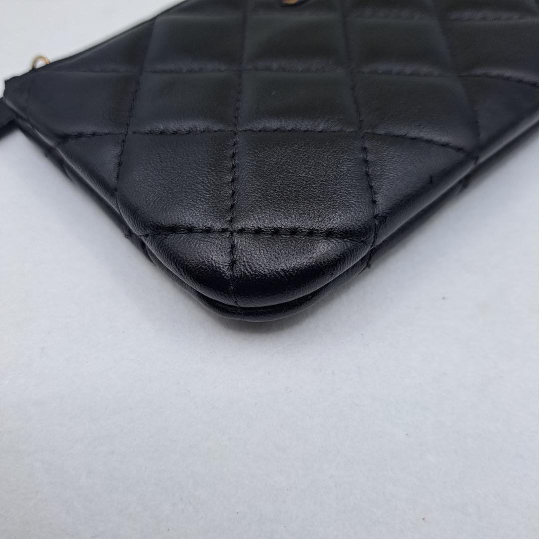 CHANEL　ケース　マトラッセ　ブラック　キルティング