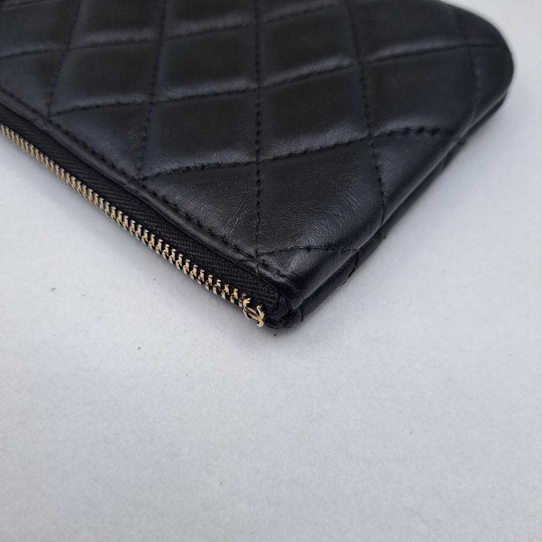 CHANEL　ケース　マトラッセ　ブラック　キルティング