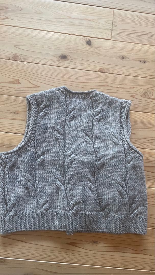 HÄU ハウ　ケーブル編み グレー ニットベスト クラスカ