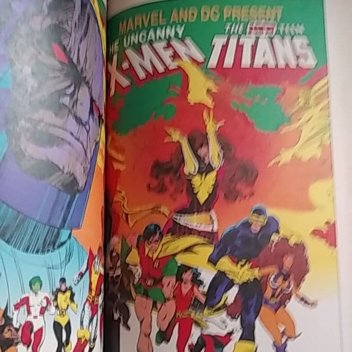 DC VS マーベル、スーパーマンVSスパイダーマン