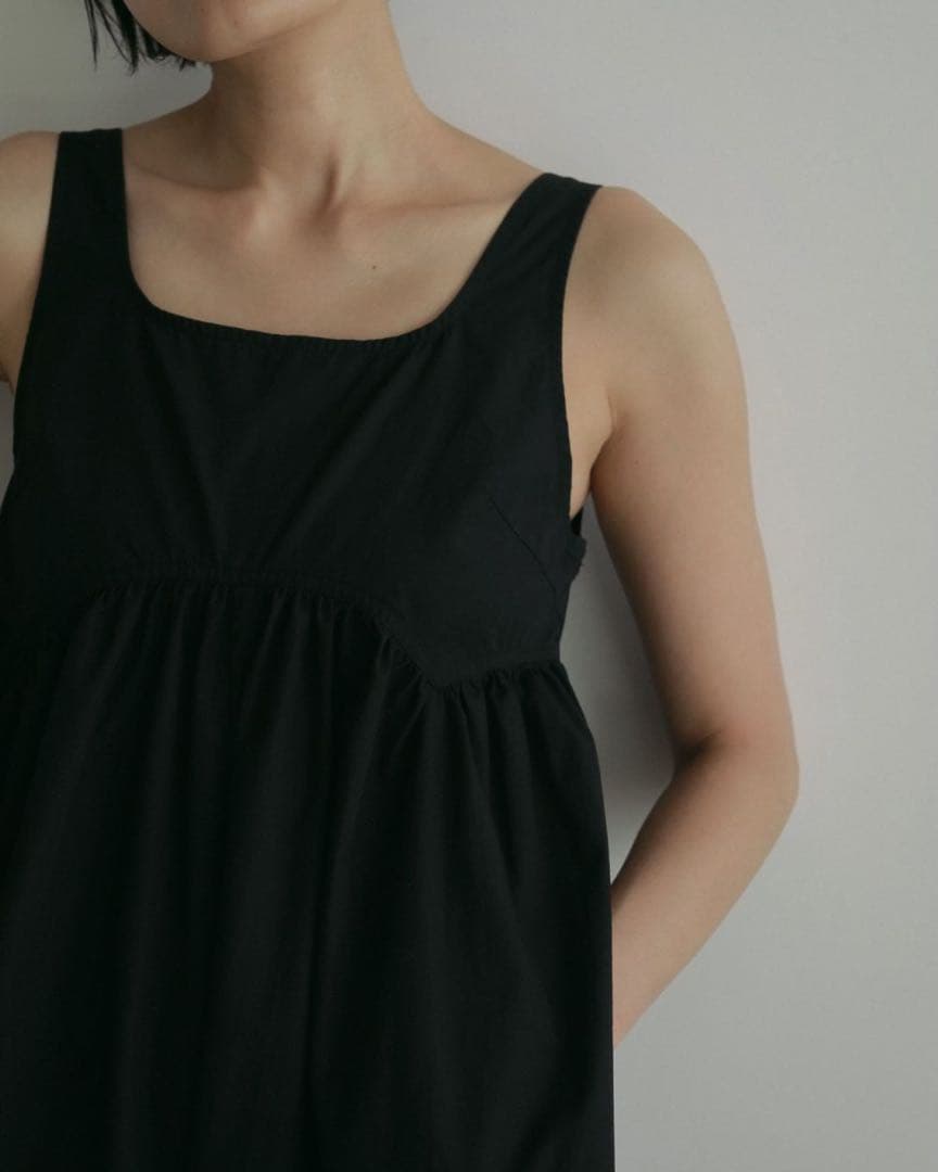 新品 タグ類無しanuke Cotton Gather Combinaison