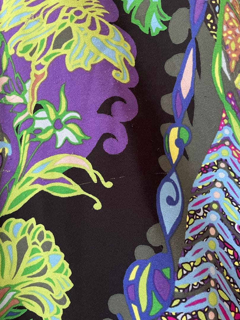 トクコプルミエブォル花柄フレアチュニック黒(訳あり)