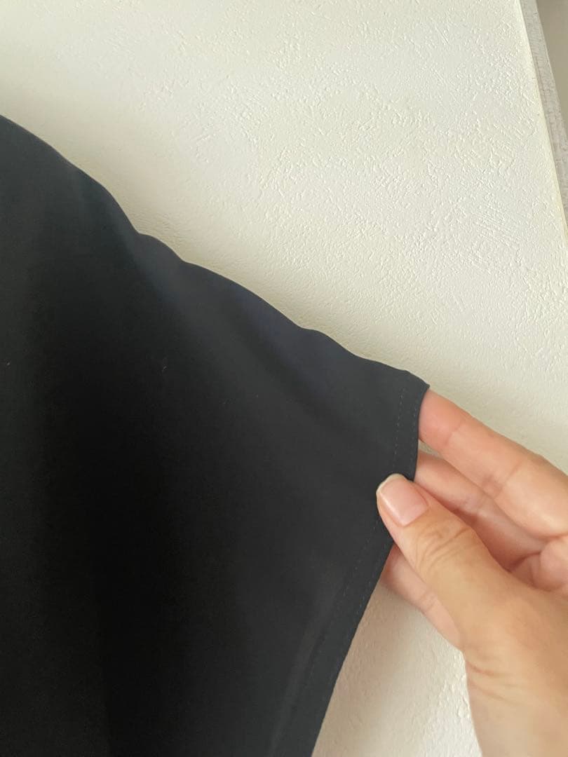 トクコプルミエブォル花柄フレアチュニック黒(訳あり)