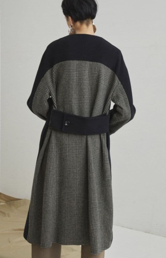 ユナイテッドトウキョウ　バックチェックコート　サイズ０