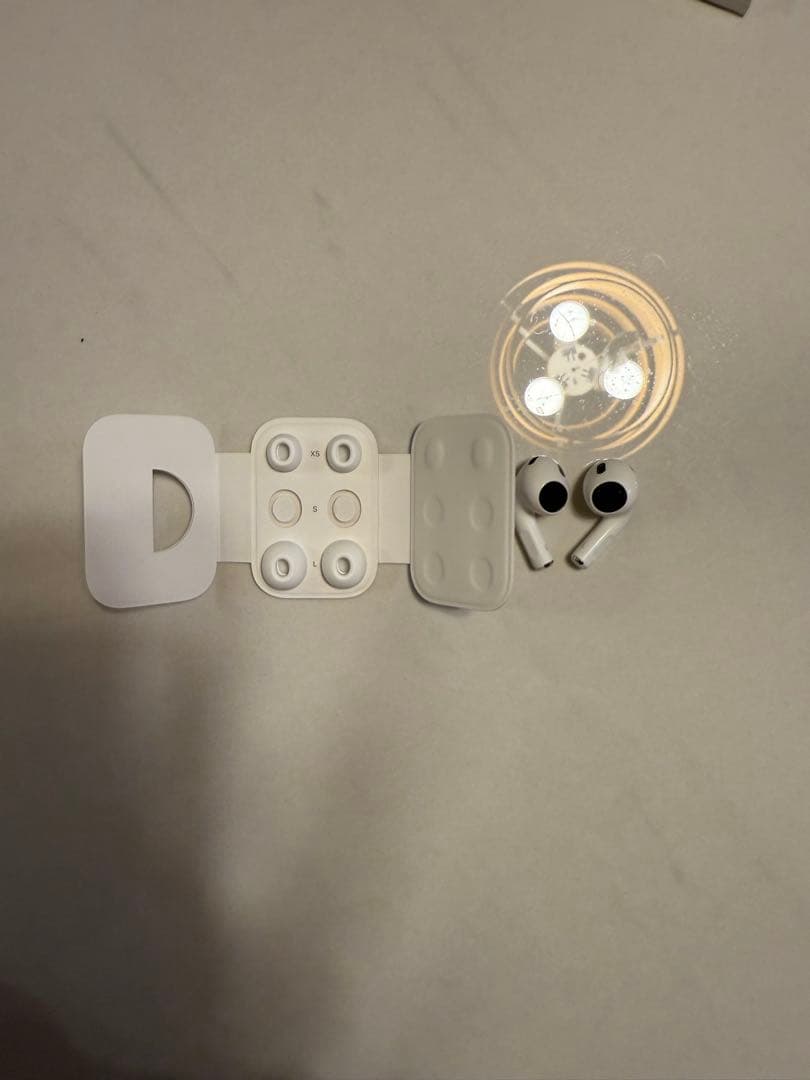 AirPods pro 3代目本体 ホワイト 充電ケース付き