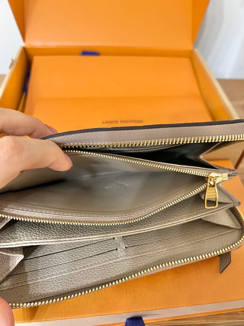 みっち　　ルイヴィトン　アンプラント　ジッピーウォレット