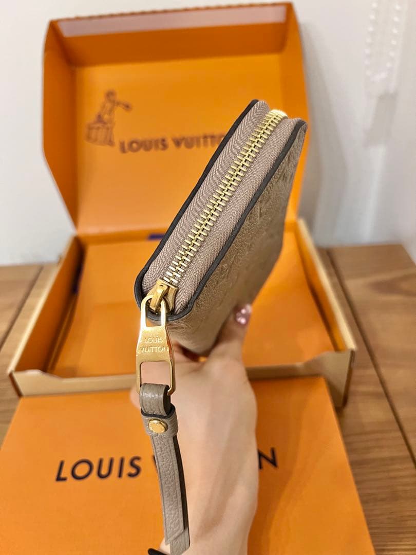 みっち　　ルイヴィトン　アンプラント　ジッピーウォレット