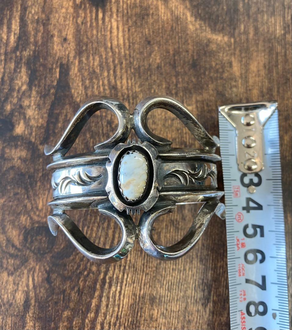 専用　ビッグハンド　big hand　バングル　ホワイトバッファロー