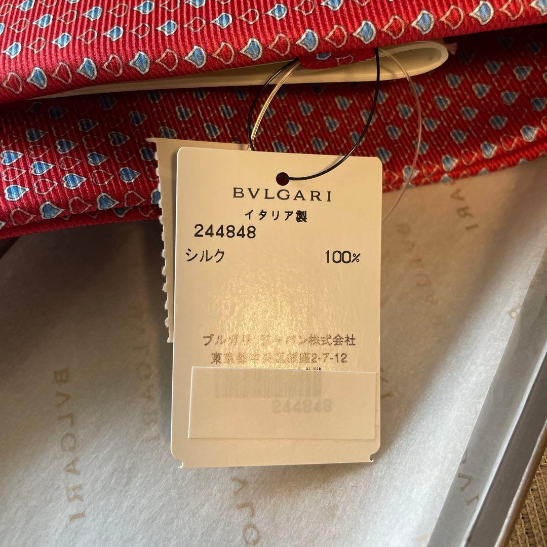 新品 BVLGARI ブルガリ ネクタイ ハート柄 赤 箱、袋付き　タグ付き