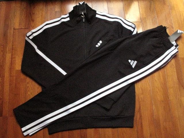 新品　adidas　ジャージ上下セット　Lサイズ