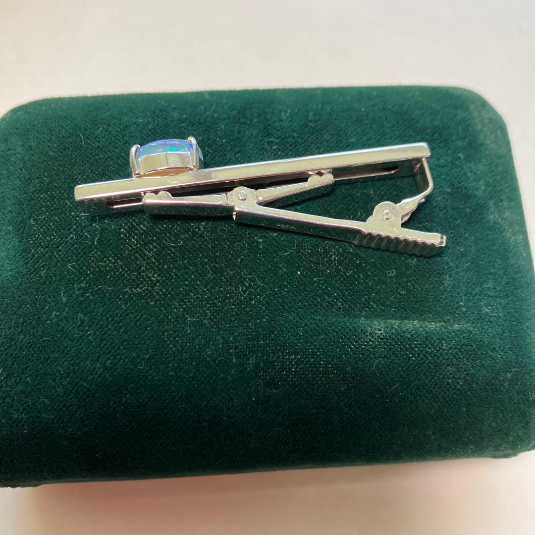 オパール付き14金ホワイトゴールドのネクタイピン総重量７グラム