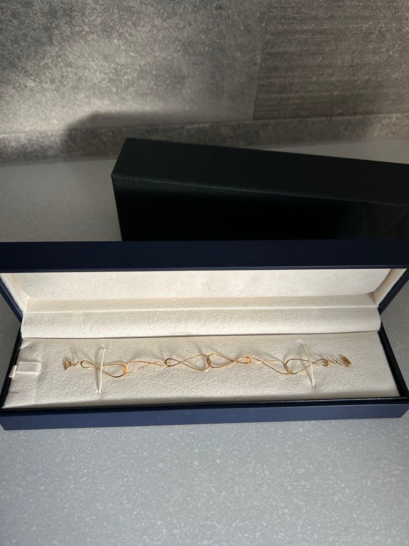 ヴァンドーム青山ループデザイン ブレスレット