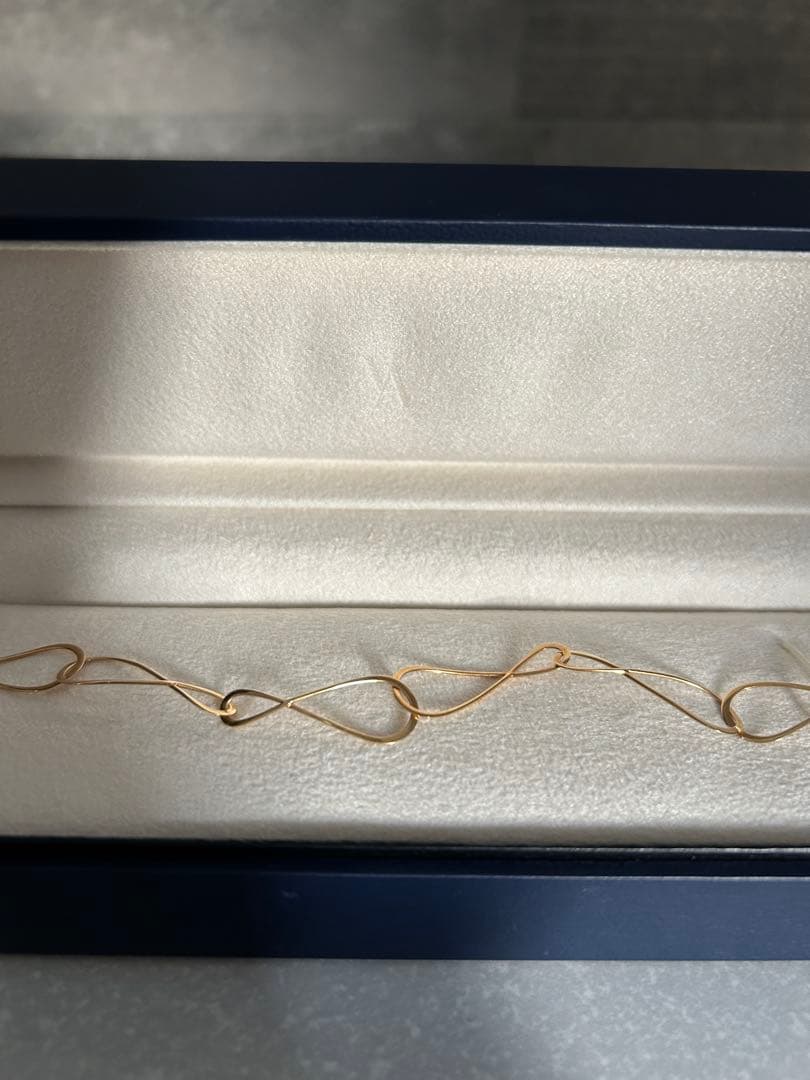 ヴァンドーム青山ループデザイン ブレスレット