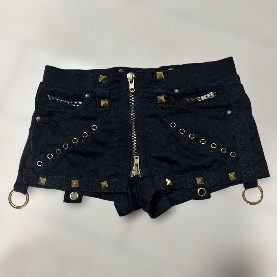 d.i.a スタッズ付きブラックショートパンツ