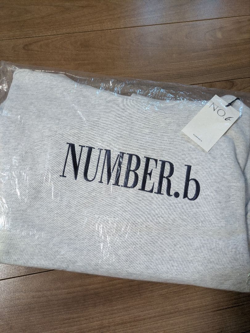 hina☆ NUMBER.b 大草直子 AMARC ライトグレー パーカー