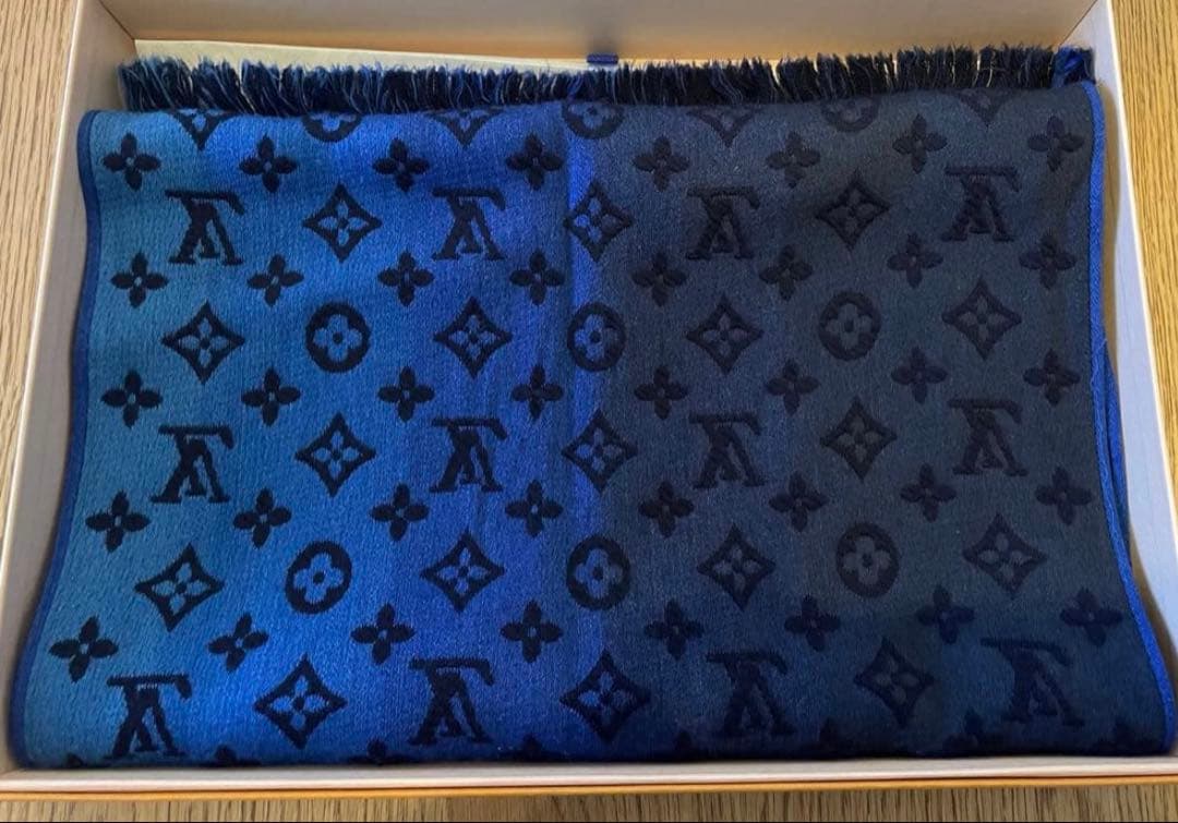 Louis Vuitton マフラー　エシャルプ グラディエント　M76823