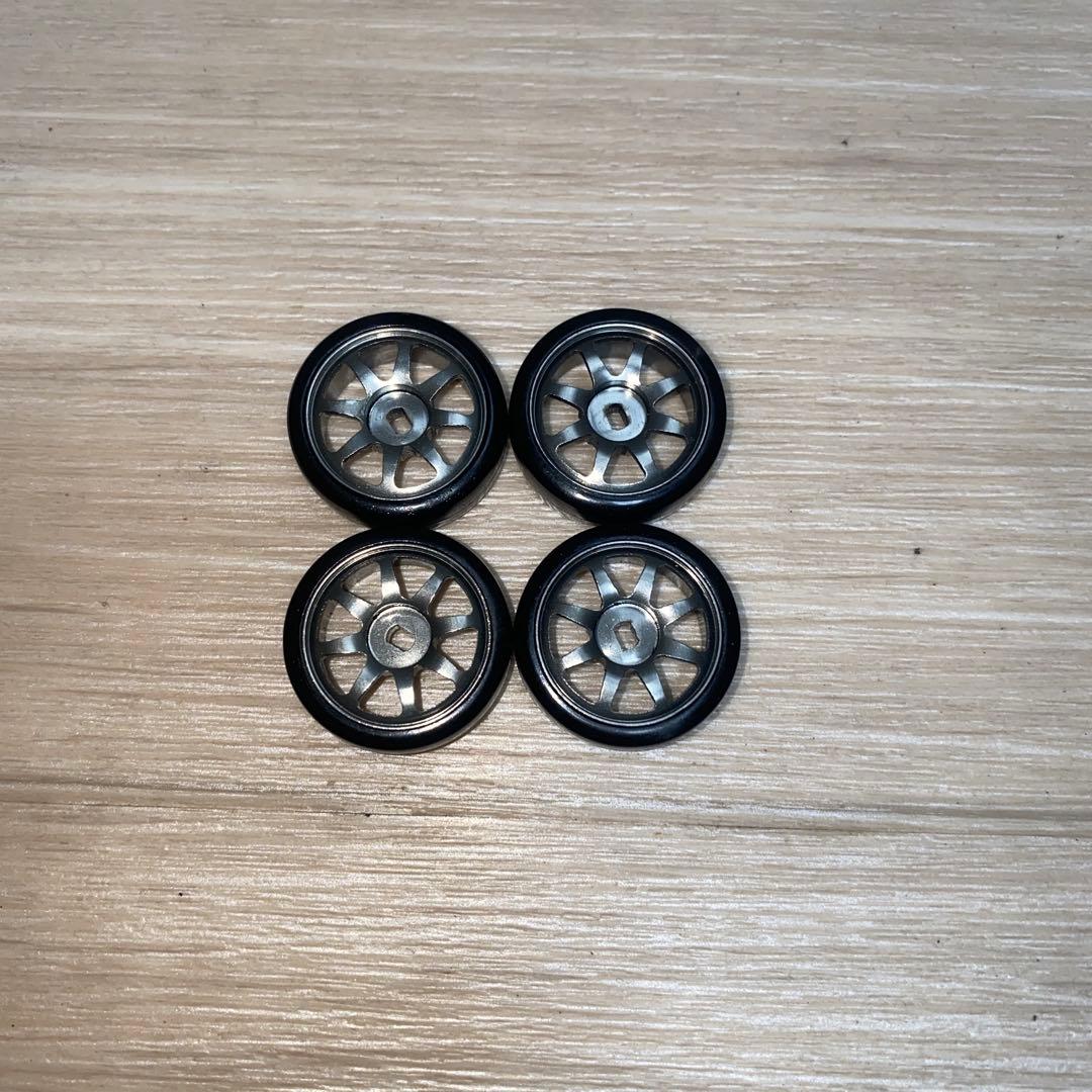 t*9様 超希少 廃盤？レア ミニッツAWD用アルミホイール新品ドリフトタイヤ付