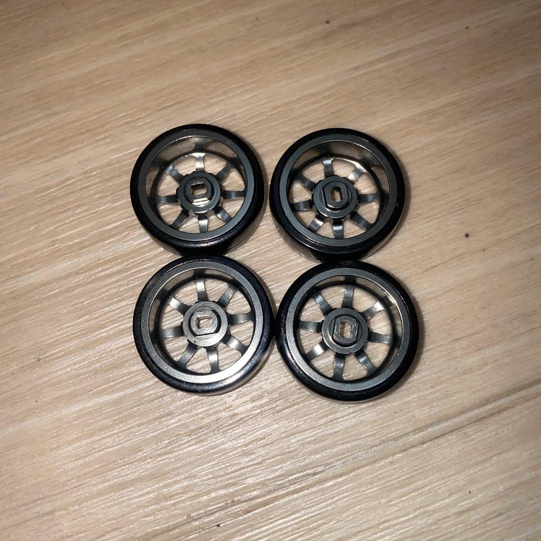 t*9様 超希少 廃盤？レア ミニッツAWD用アルミホイール新品ドリフトタイヤ付