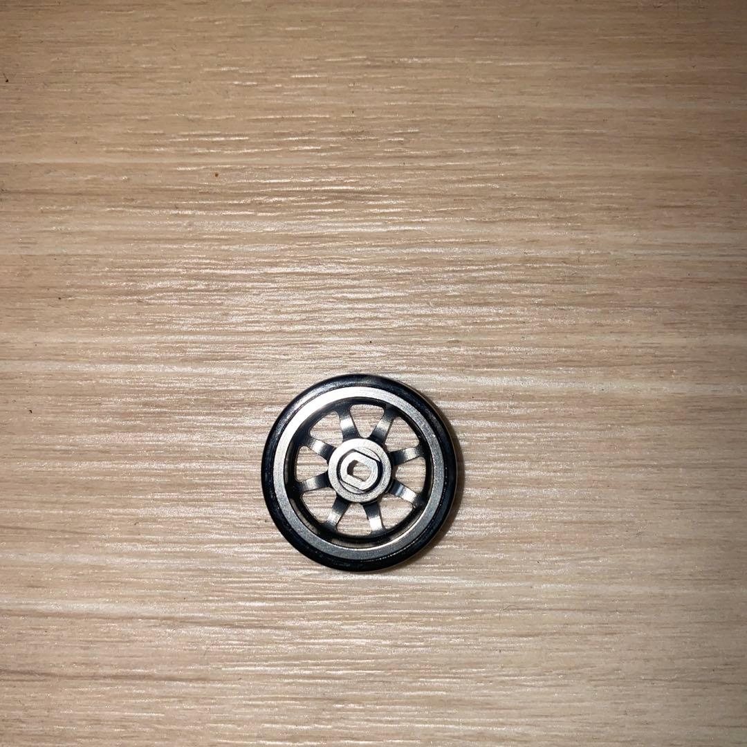 t*9様 超希少 廃盤？レア ミニッツAWD用アルミホイール新品ドリフトタイヤ付