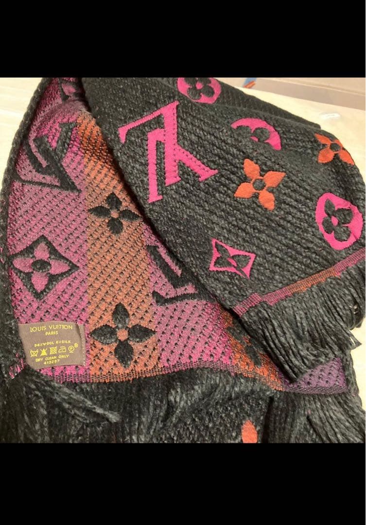 ロゴ マフラー LV ロゴ入り