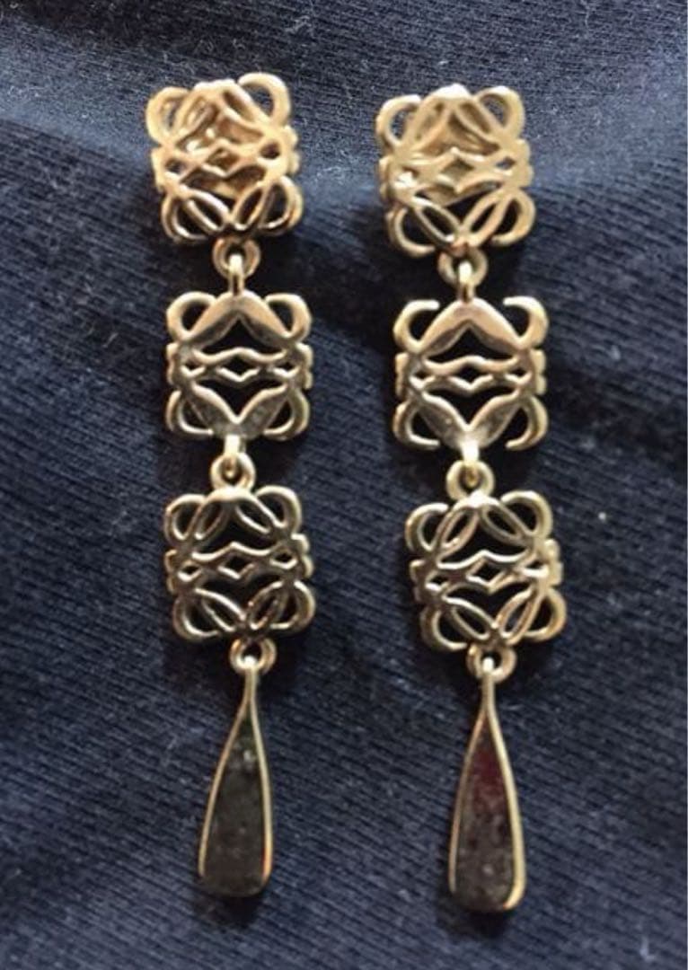 ロエベ 三連ピアス