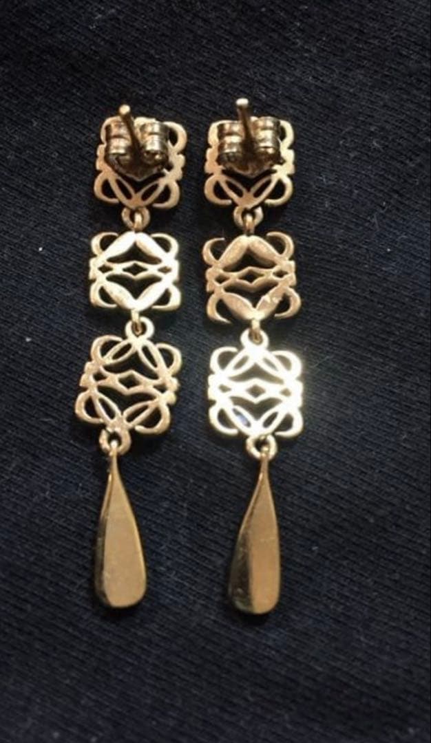 ロエベ 三連ピアス