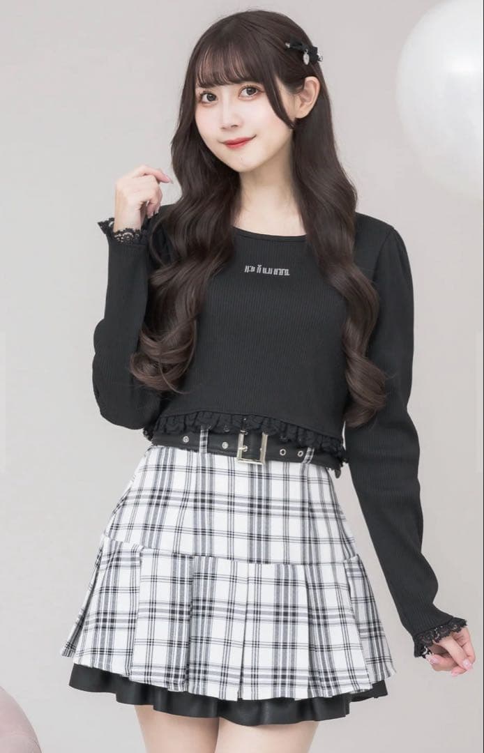 ⚠️最終値下げ⚠️ pium ピウム レースフリルストーンロゴカットソー