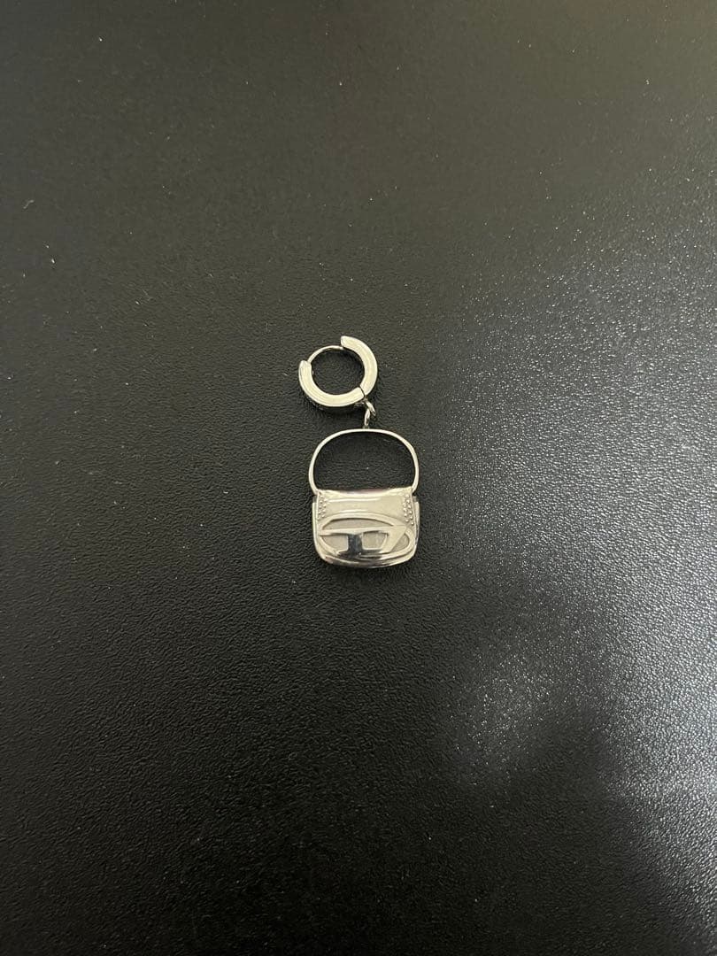 ペンちゃん☆プロフ読んでね(*´ω｀*)  DIESEL ピアス(片耳用)