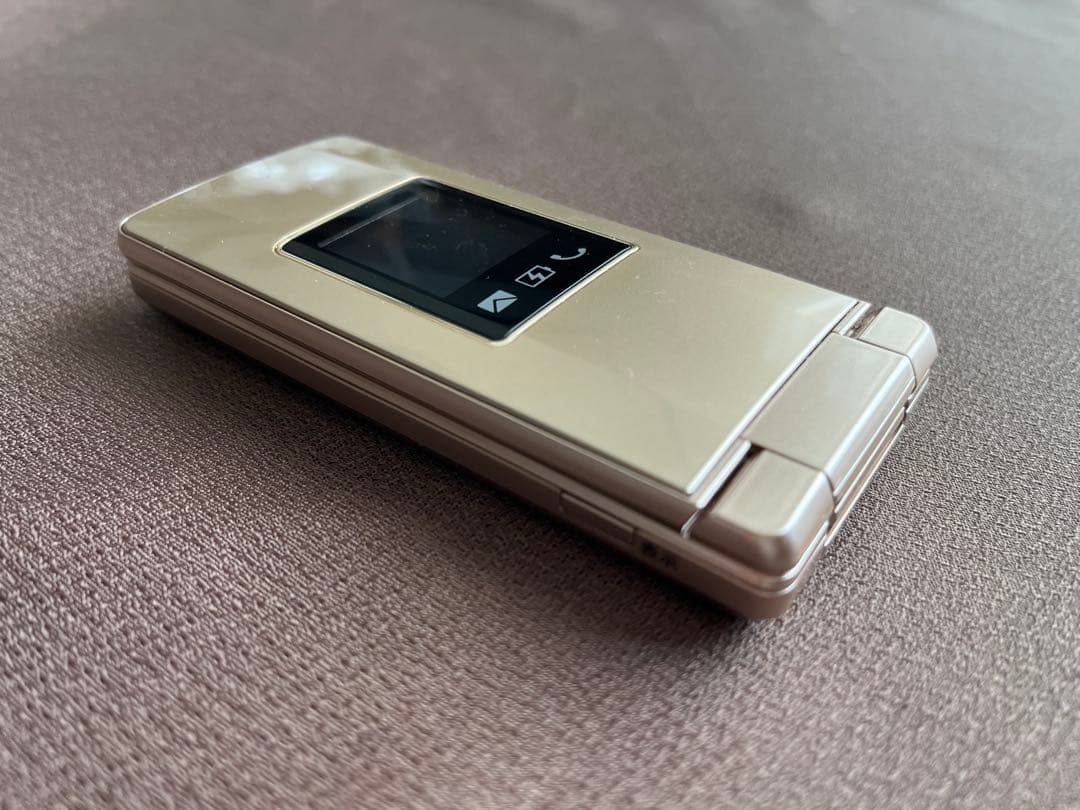 SoftBank かんたん携帯10 SHARP ゴールド