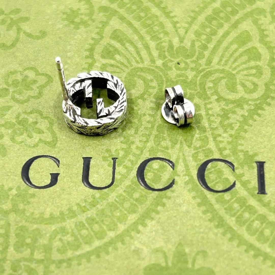美品✨　グッチ　ピアス　アラベスク　インターロッキング　G　燻　片耳　シルバー