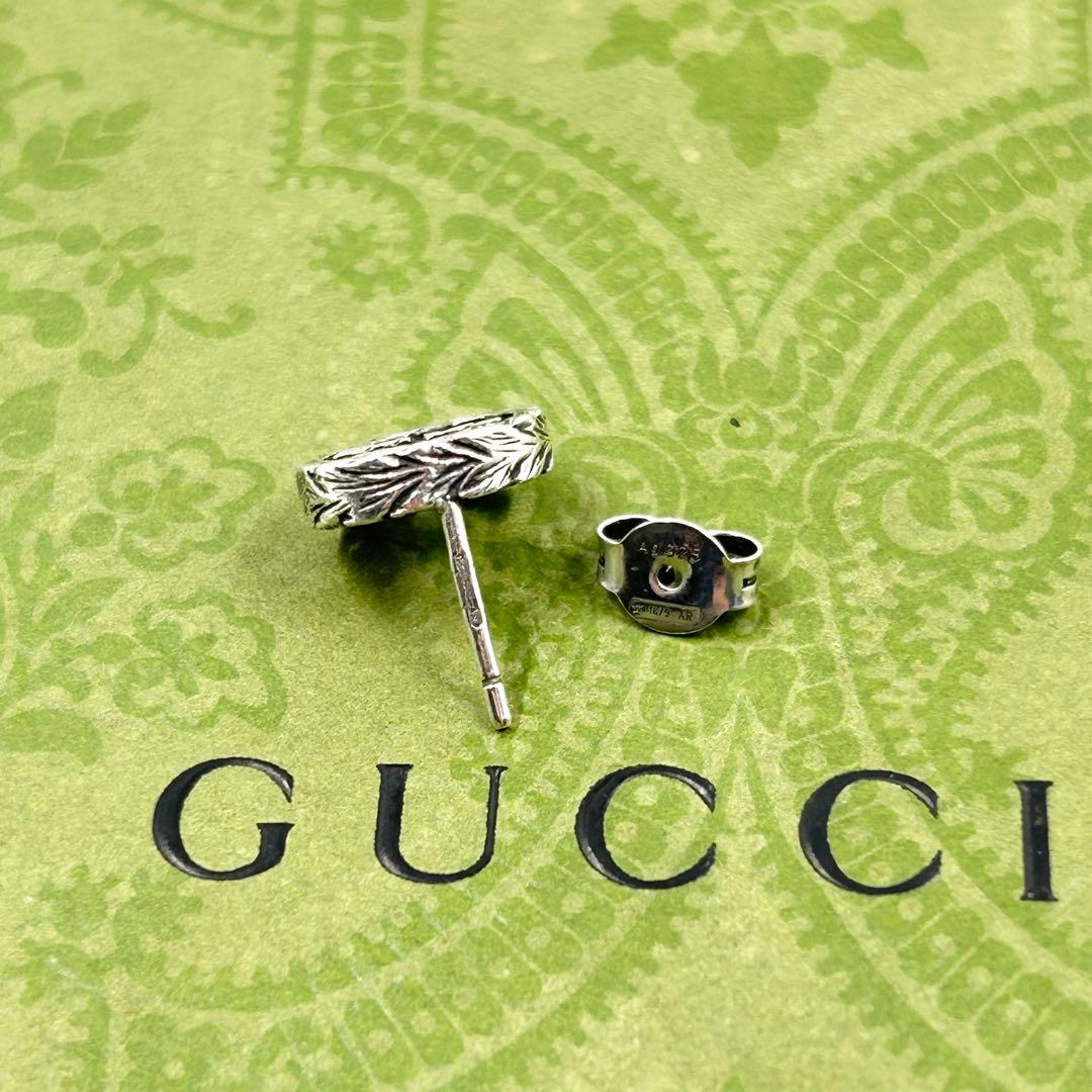 美品✨　グッチ　ピアス　アラベスク　インターロッキング　G　燻　片耳　シルバー