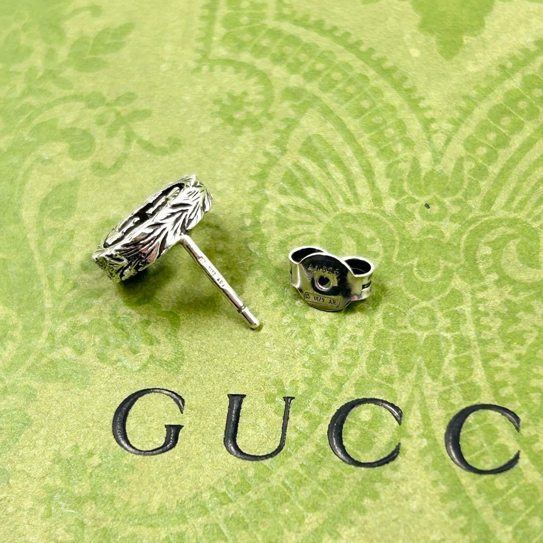 美品✨　グッチ　ピアス　アラベスク　インターロッキング　G　燻　片耳　シルバー