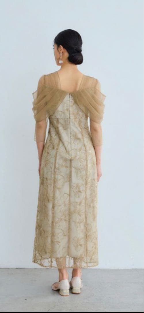 niana オフショルダースパンコール刺繍レースドレス