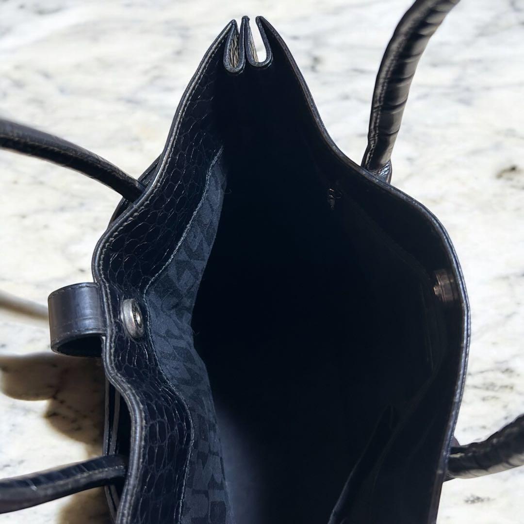 フルラ　トート　A4可　ビジネス　クロコ型押し　レザー　シルバー金具　ブラック