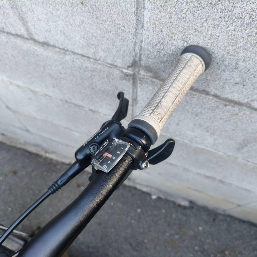 引取限定　大阪　クロスバイク　油圧　ディスクブレーキ　KONA DEW PLUS