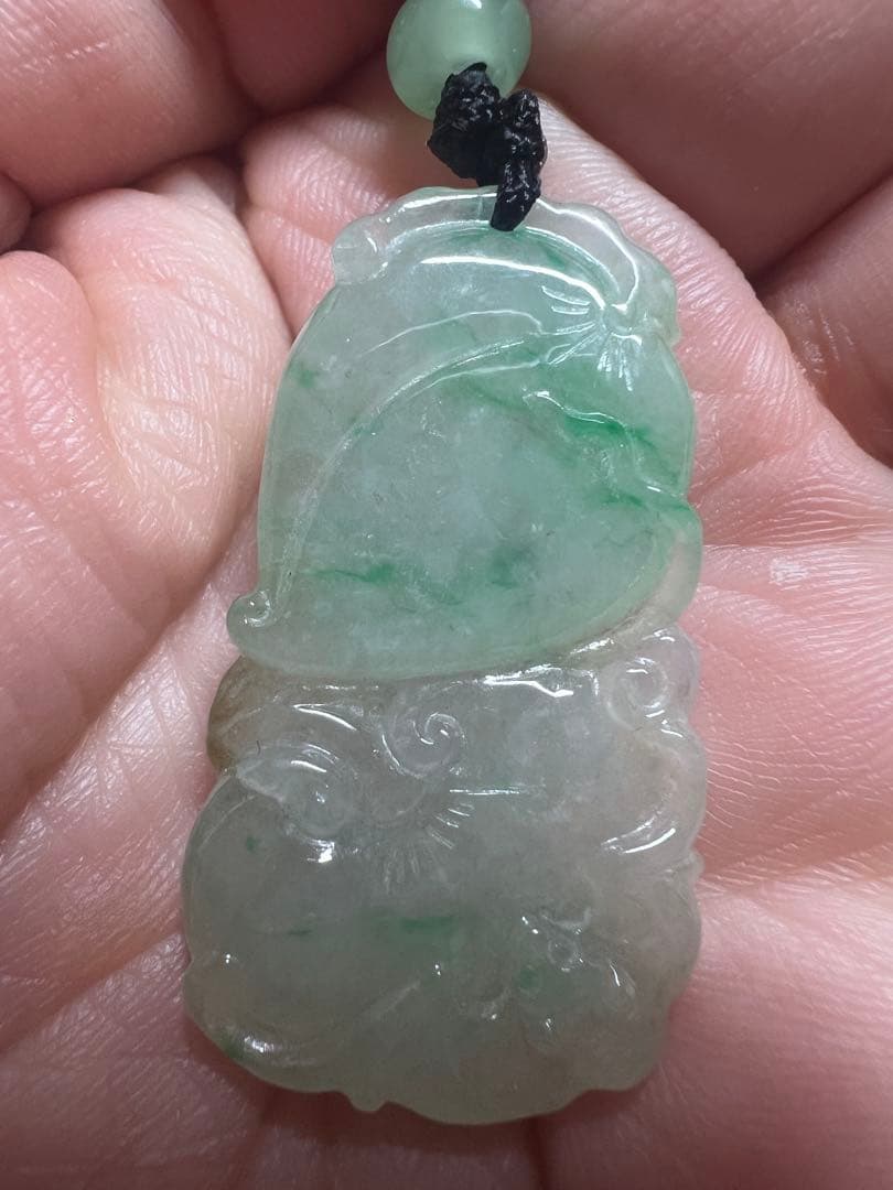 本翡翠ペンダント